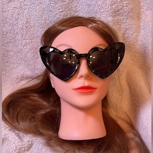 Black Heart-Shaped Oversized Sunglasses Retro Design